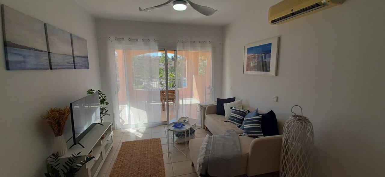 Limnaria Gardens - Superb Modern 1 Bed Apartment With Pool Views Paphos Eksteriør bilde