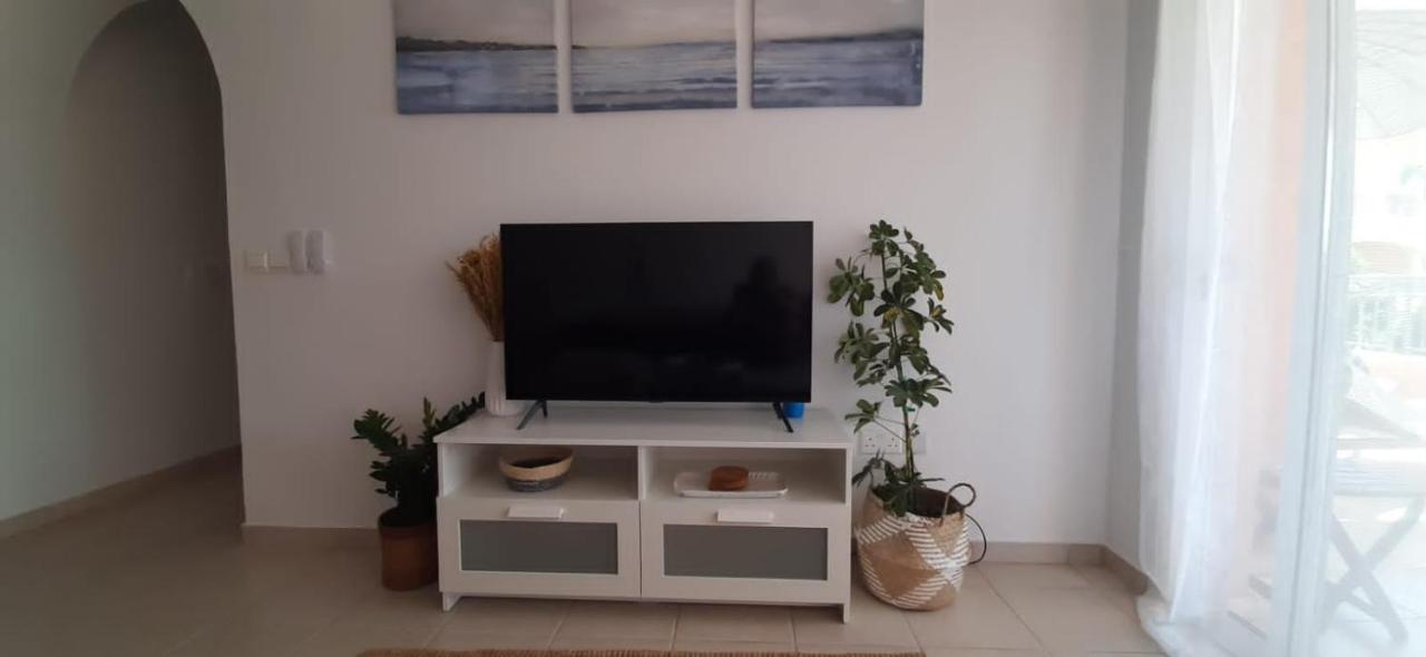 Limnaria Gardens - Superb Modern 1 Bed Apartment With Pool Views Paphos Eksteriør bilde