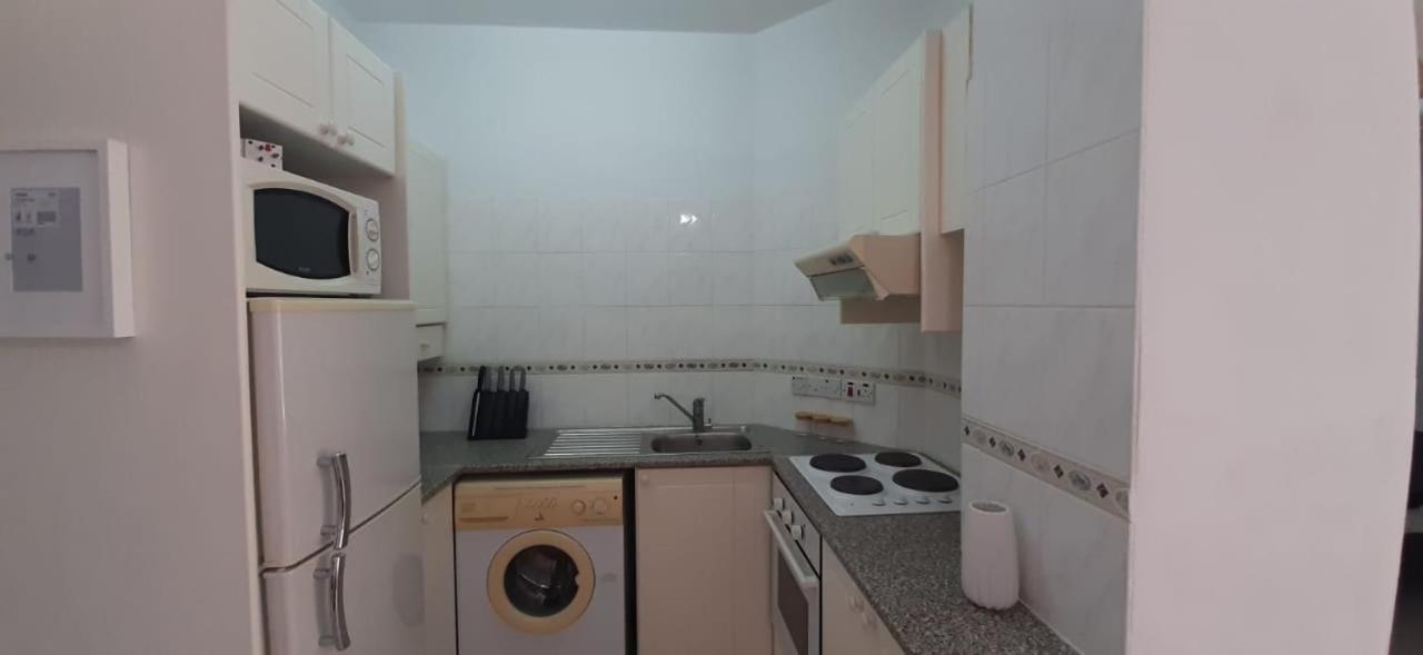 Limnaria Gardens - Superb Modern 1 Bed Apartment With Pool Views Paphos Eksteriør bilde