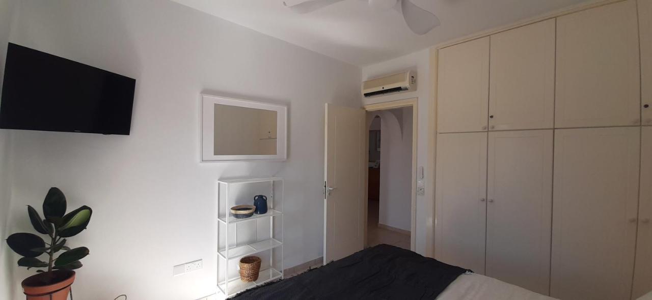 Limnaria Gardens - Superb Modern 1 Bed Apartment With Pool Views Paphos Eksteriør bilde